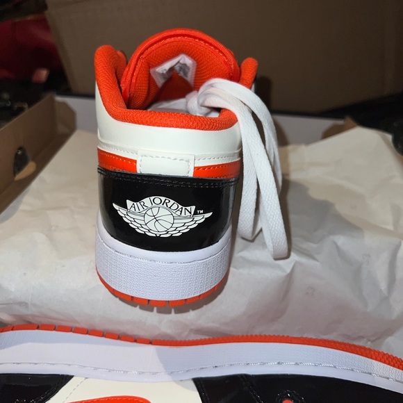 Air Jordan Low 1 Special Edition main image 6